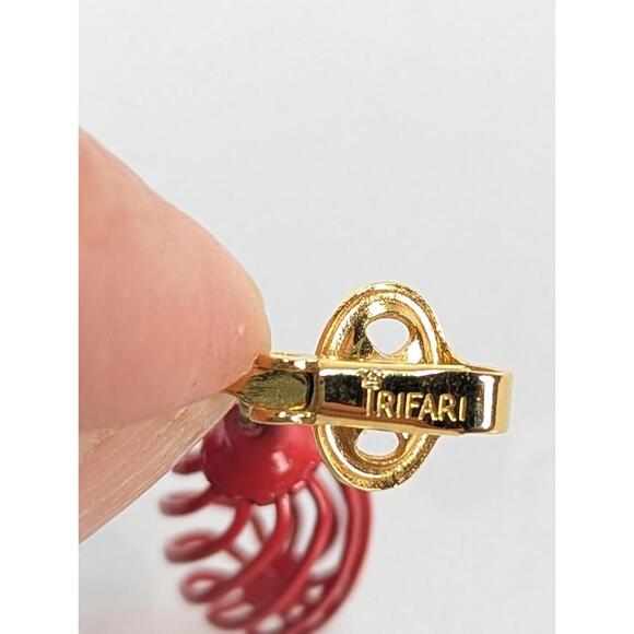Vintage CROWN TRIFARI  Earrings Red enamel CAGE - dangle drop clip on Retro - Picture 5 of 6